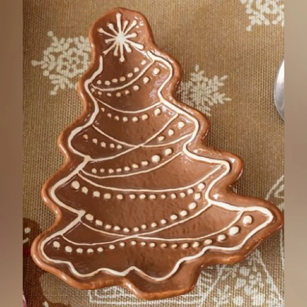Pottery Barn Gingerbread Appetizer Plates - Picture 1 of 1